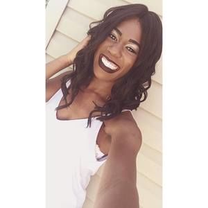 Meet your Posher, Nicole